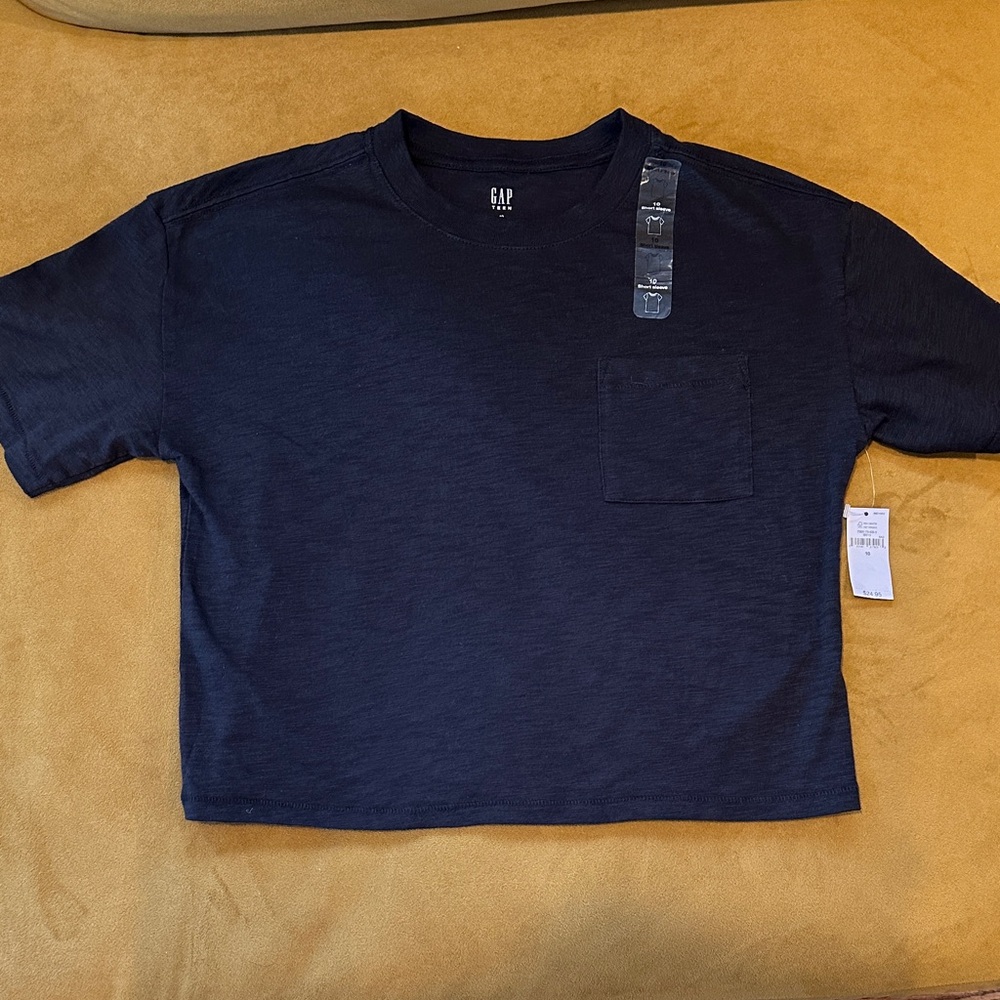 Black Boxy T--shirt W/ Pocket NWT GAP Teen Sz 10